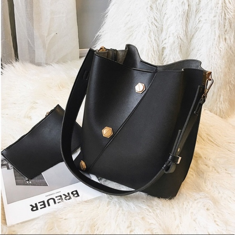 Just In! 🆕 BERLINE Rivet Bucket Bag - BLACK - Picture 2 of 8